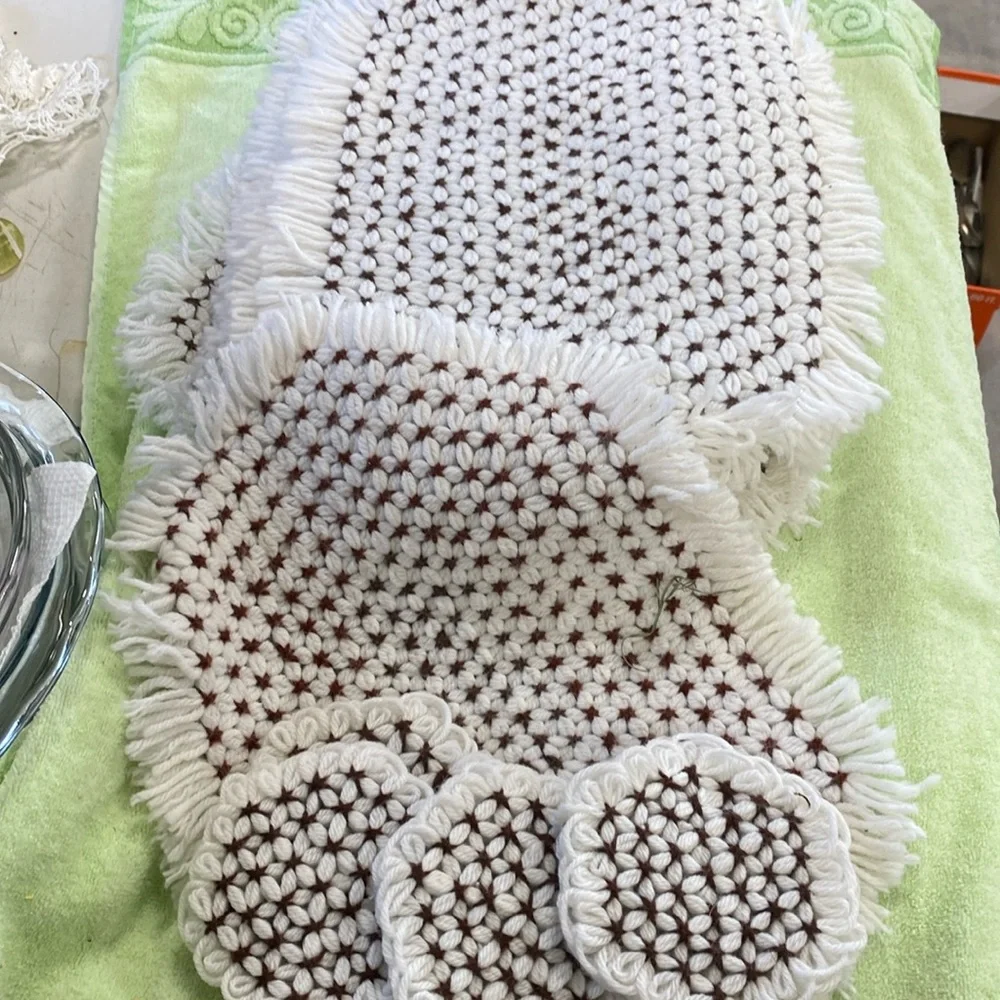 Vintage Lot of 9 Yarn Crochet White brown  Cloth Table Place Mats and 4 coasters
